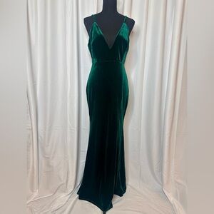 Elegant Green Velvet Maxi Dress